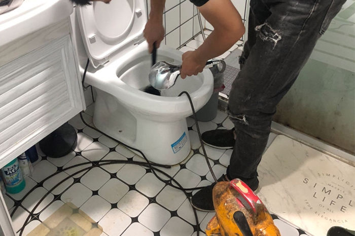 麻栗坡疏通下水道